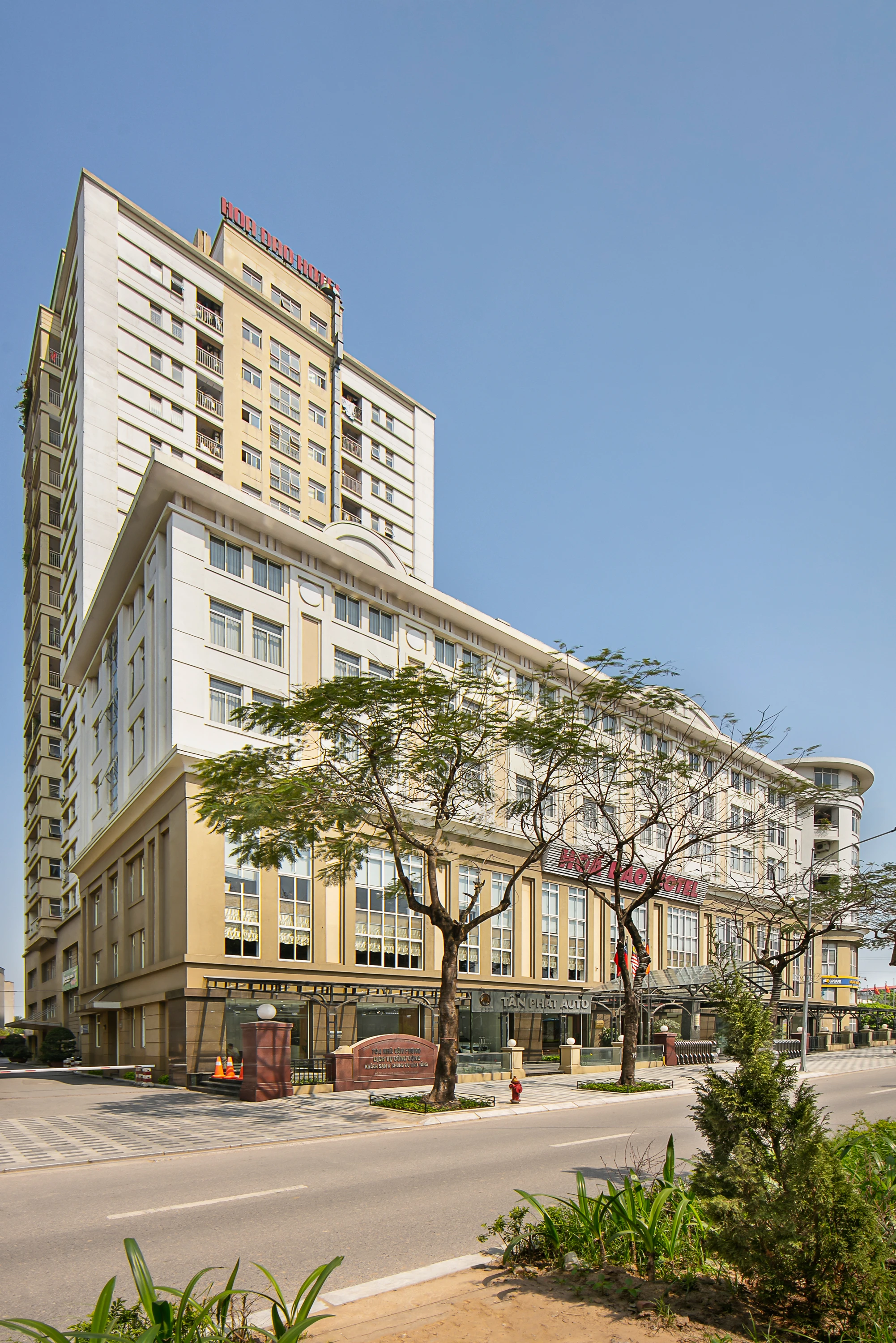 OFFICE FOR LEASE 235M2 FLOOR 8 AT IDMC Tay Ho